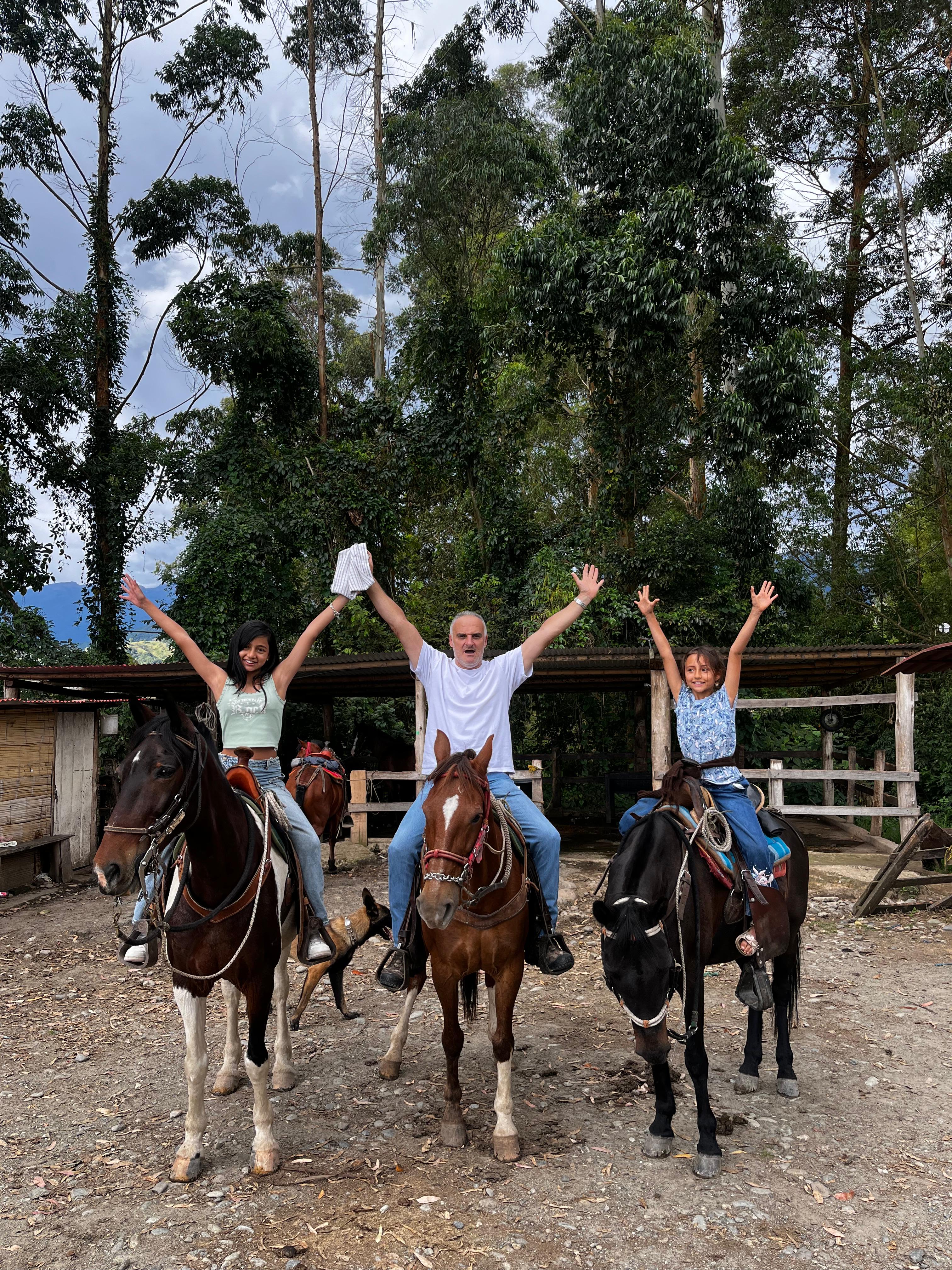 Cabalgata familiar en el Valle de Cocora