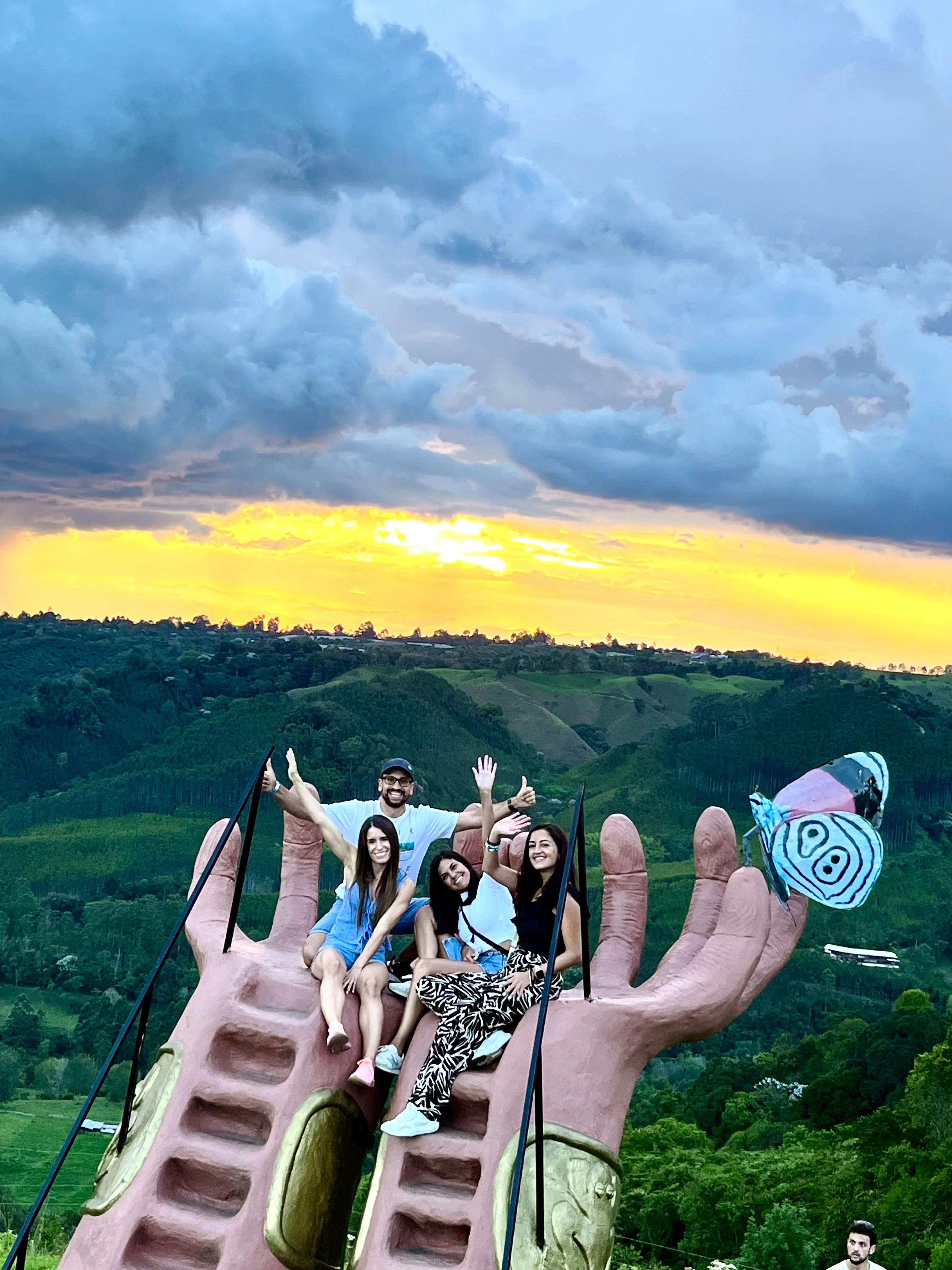 Familia disfrutando el mirador