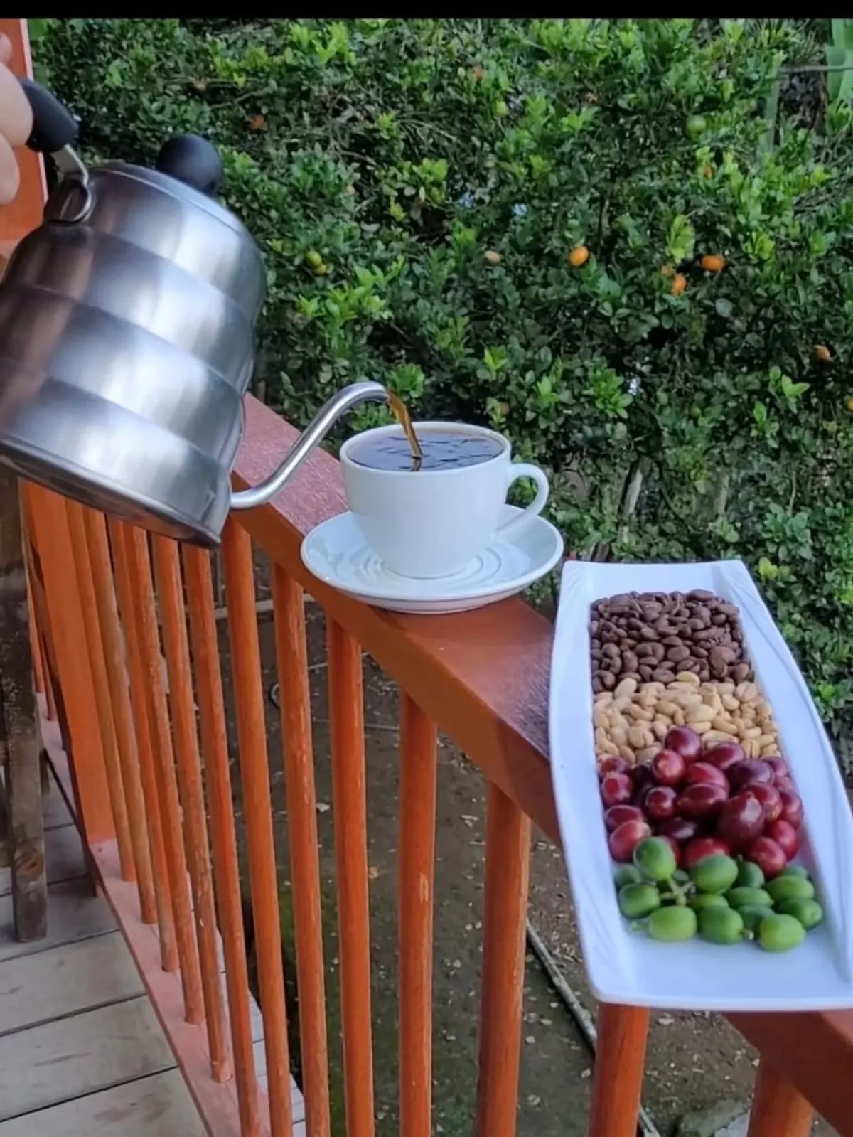 Café de la finca servido en Al Sabor de la Leña